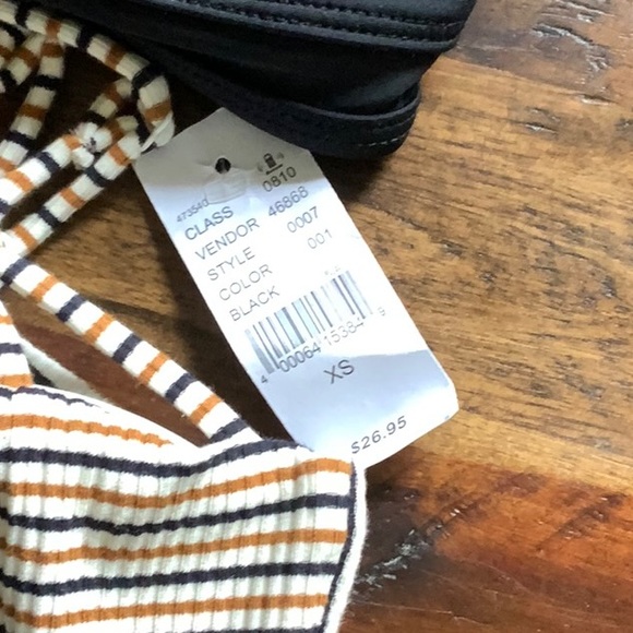 Bathing suit top bundle ☀️ - Picture 4 of 4